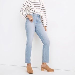 28 - Madewell perfect vintage - fiore wash mom jean in classic denim color EUC